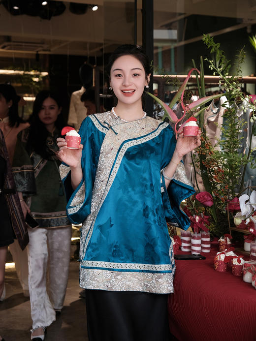 盛唐婧 |高货/重缎真丝宋锦斜襟外套[特价品] 商品图2