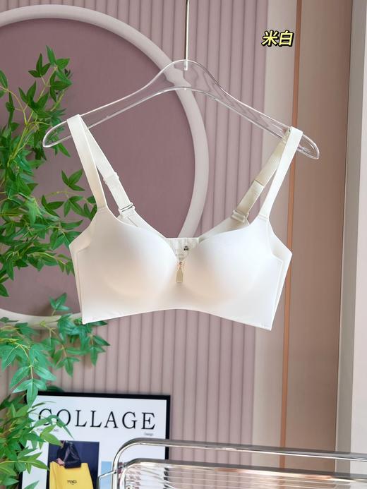 点此购买 华歌尔蝴蝶3D无痕文胸 艾 309269 商品图1