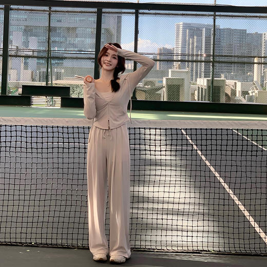 金蘑菇菇 元英欧尼 轻薄透气感 运动休闲套装 商品图0