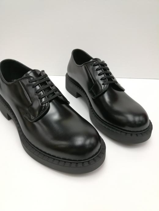 男款亮面皮革德比鞋 2EE381055-F0002 商品图3