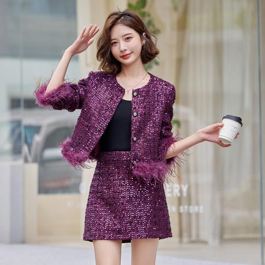HR-YJLY1329财阀千金系列2025新款早春miu系重工亮片两件套鸵鸟毛套装 商品图0