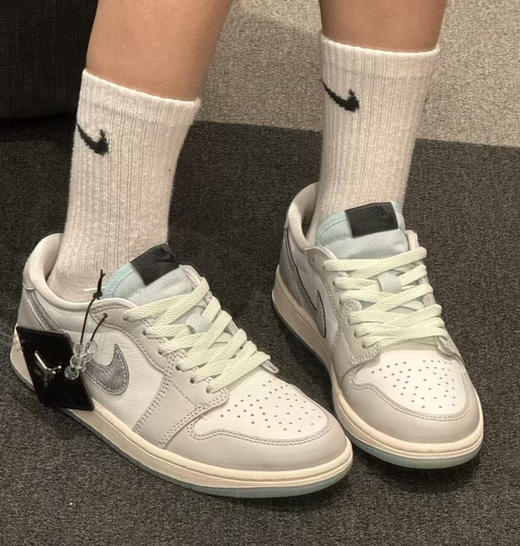 AJ1Mid 低帮 蛇年限定 白灰渐变！ 商品图0