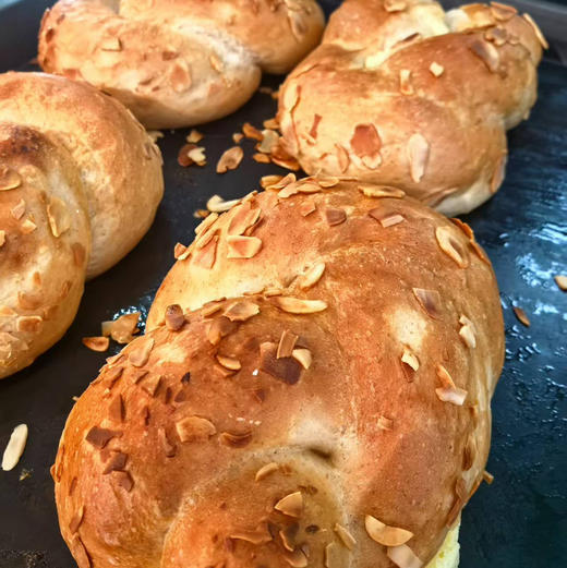 杏仁奶酪包
全麦粉  王后高粉
原味奶酪 商品图0