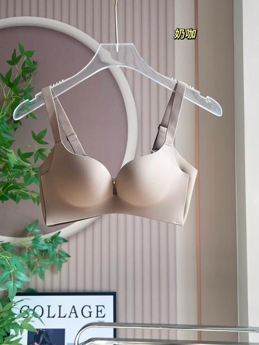 点此购买 华歌尔蝴蝶3D无痕文胸 艾 309269 商品图4