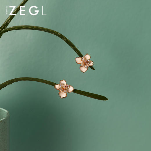 ZEGL气质花朵耳钉女小众设计感高级轻奢耳环耳夹小众耳饰2025新款 商品图3
