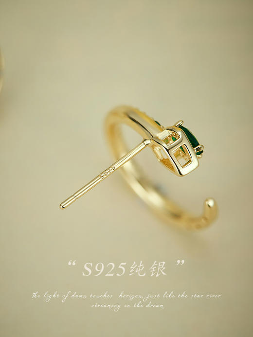 Oflye潮流饰品  祖母绿灵蛇S925纯银耳钉女新款高级感轻奢微镶钻蛇形设计气质耳环 商品图3