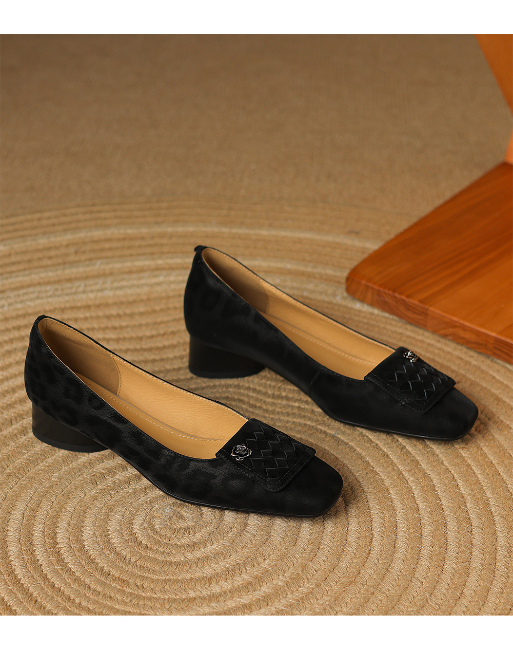 old-2321黑色舒服棕色复古山茶花金扣浅口单鞋女时尚通勤小方头中粗跟