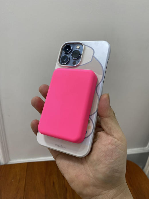 出口非洲订单 品牌MVMT  

裸装 磁吸背夹冲 颜值顶头 5000毫安容量

粉色和黄色两个颜色可以选择。手感无敌。 商品图0