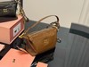 D021421伯爵驼色复古腋下包无论是手拎还是斜挎都轻松自如 商品缩略图9