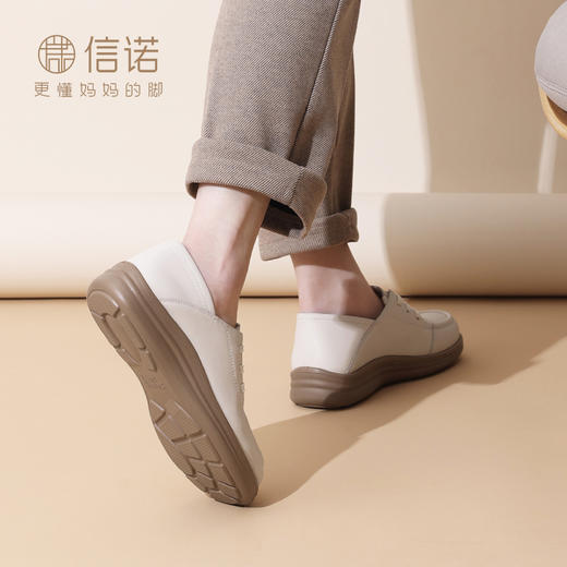 信诺真皮舒适女鞋2025春季新款英伦单鞋中老年软底妈妈鞋休闲皮鞋5C8166-9 商品图5