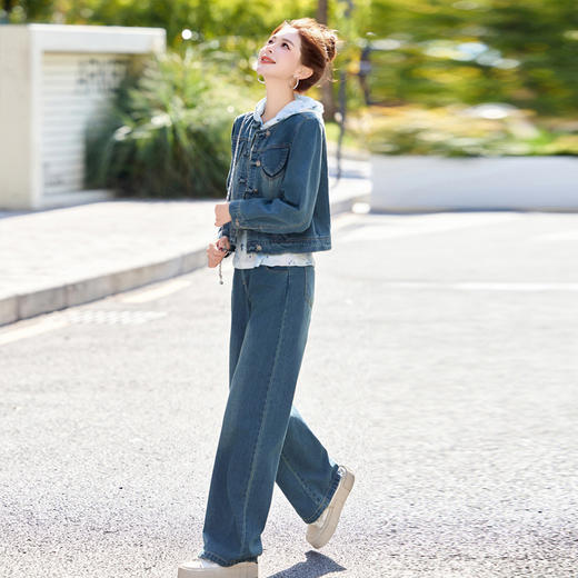 HR-XPH9189时尚复古休闲牛仔套装2025春新款女连帽衬衫牛仔外套直筒裤三件套 商品图2