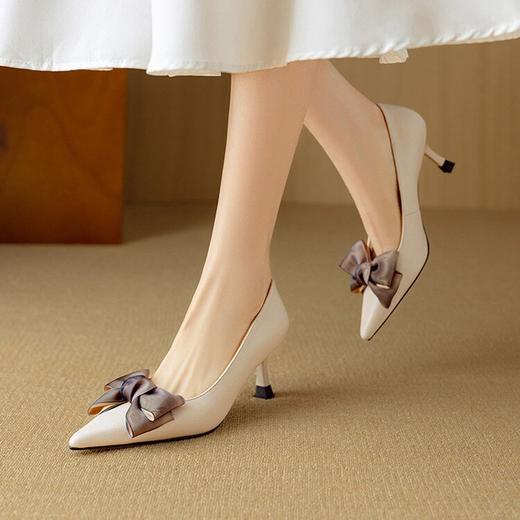 【预售5天】法式晚风温柔单鞋初春爆款丝绸蝴蝶结羊皮尖头单鞋DB&M6151 商品图1