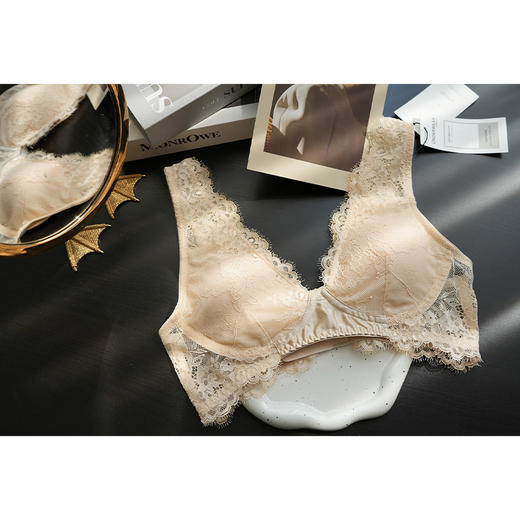 【3人成团更优惠】真丝内里 养肤润肤 花晨月夕文胸 丝滑透气 优雅美背 无钢圈可拆卸胸垫 性感舒适的内衣 商品图2