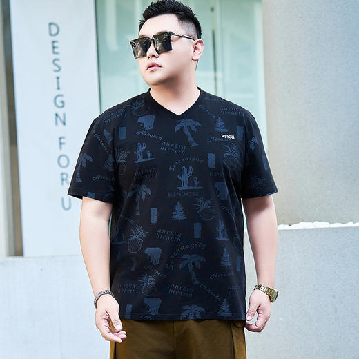 【纯棉】【DYG】大依优型大码男装V领T恤潮流印花男加肥加大码宽松短袖T恤男士肥佬衣服衫 商品图5