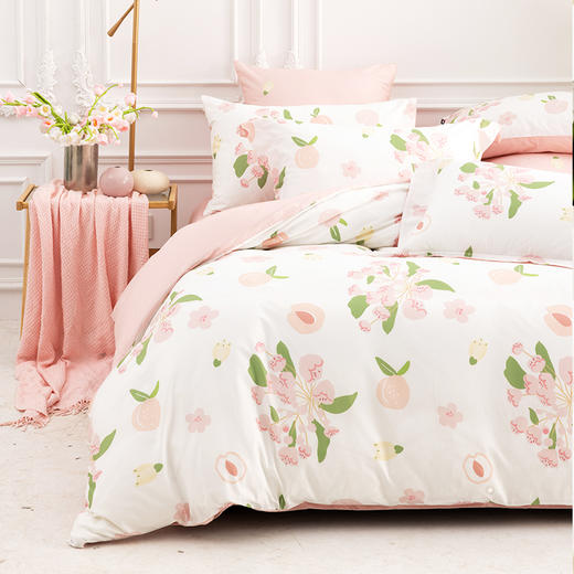 多喜爱 新疆棉斜纹四件套 桃桃乌龙 精美印花 纯洁白 桃花粉 斜纹织造 宽边枕套设计 商品图2