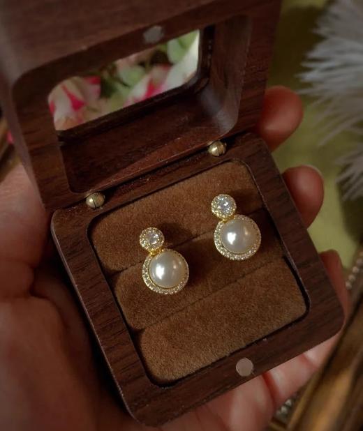 鸽子蛋丨法式名媛气质6A天然强光淡水珍珠银针耳钉镶钻精致轻奢 商品图0