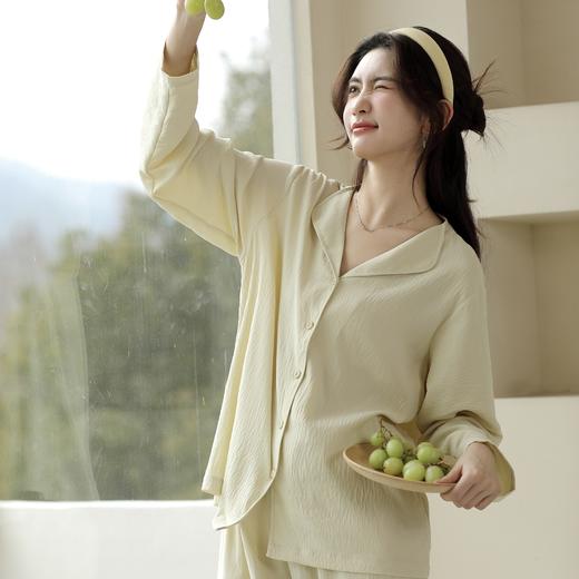 KEMU壳木软软翻领家居服 肌理感纹理面料 轻软舒适亲肤 经典的翻领款型 简约日常 商品图5