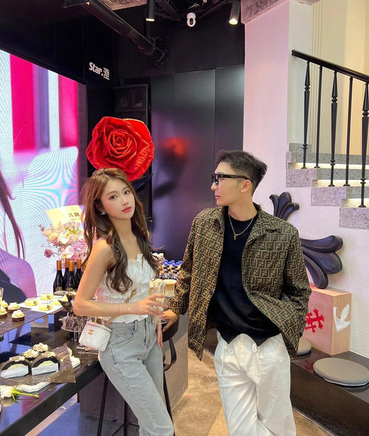 新品Fend 芬迪 满印提花夹克衬衫外套 商品图4