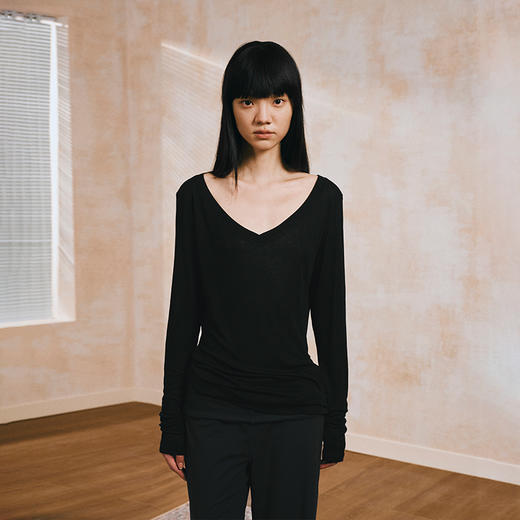 NUTH柔软亲肤透感打底衫V领针织长袖T恤 黑色/冰川灰 商品图2