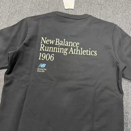 正品NB圆领卫衣，全棉材质。
尺码M-XXL
原价649 商品图1