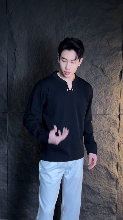 T2170早春新款时尚个性韩版纯色V领分割线长袖T恤简约潮流百搭套头上衣