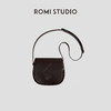 ROMI STUDIO“复古优雅”羊京绒拼头层牛皮单肩马鞍包 RW24LP30417【发货时效25天】 商品缩略图0