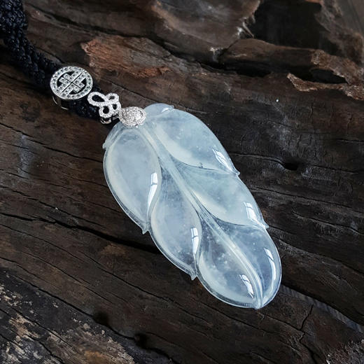 【天然正品】A货翡翠AU750收藏级白金镶钻镶天然冰种叶子（金枝玉叶）翡翠吊坠项链62.3*27.3*6.1MM（皆取最大值）女性现售价：9880！150225AH33 商品图2