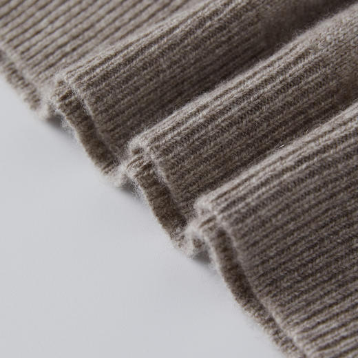 ROMI STUDIO“温暖如初”山羊绒绵羊毛混纺V领套头毛衫 RWBWST1588 商品图4