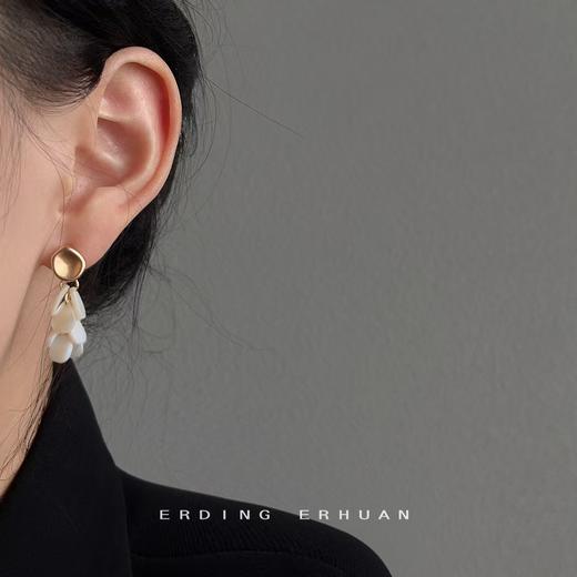 淡水贝壳法式轻奢复古耳环 商品图1