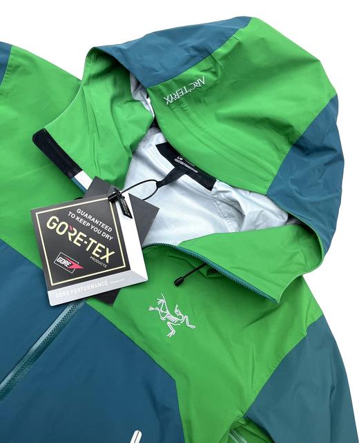 点此购买 始祖鸟春秋季男女款Lightwight硬壳冲锋衣 LL 309397 商品图6