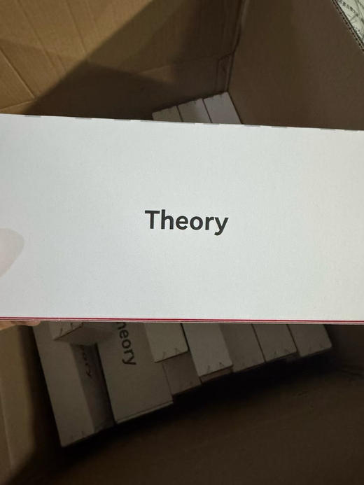 正品Theory负离子猪鬃榉木气垫梳礼盒套装
这个品牌大家都不陌生了吧！国内一线城市都有他专柜的身影！他家的东西不是一般的贵！
原价49欧 商品图3