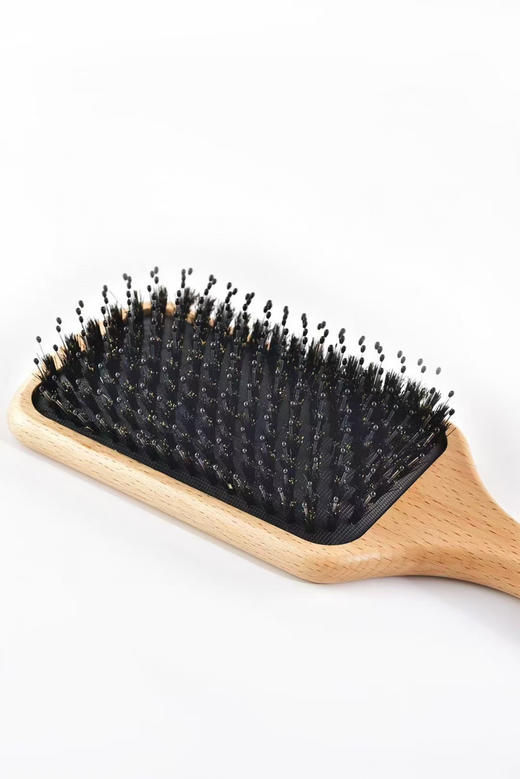 正品Theory负离子猪鬃榉木气垫梳礼盒套装
这个品牌大家都不陌生了吧！国内一线城市都有他专柜的身影！他家的东西不是一般的贵！
原价49欧 商品图7