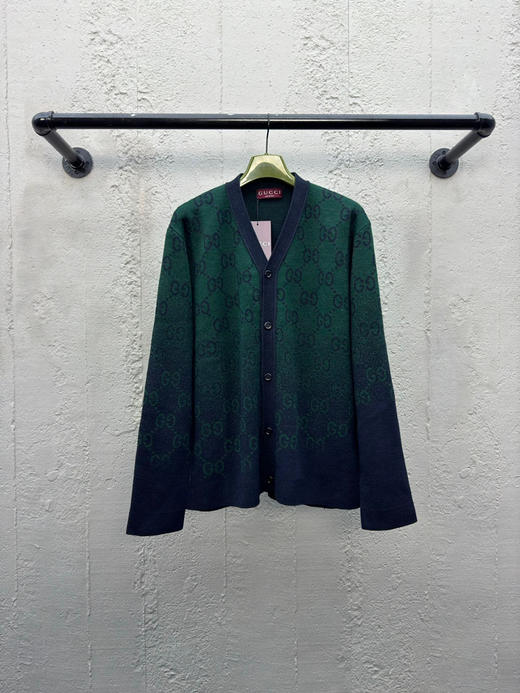 GUCCI 满印渐变字母开衫 商品图0