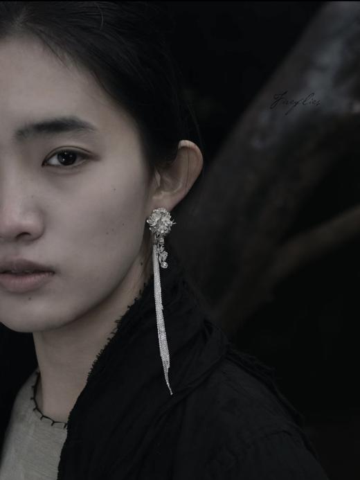 Fireflies 瀑布捧花耳饰 商品图5