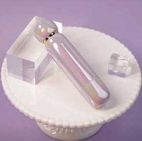 开盖尽享柔软包裹的随心愉悦，合上秒变流光溢彩的时尚单品