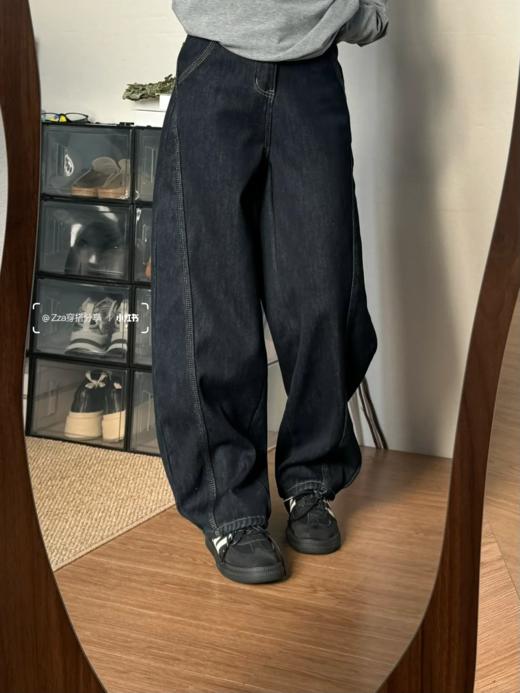 <曾小咸推荐> 深蓝色直筒弯刀牛仔裤 日常159/件 活动价139.99/件！！明天恢复原价，下单要抓紧！！ 商品图1