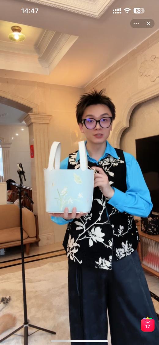 介面限量！DU家定制——江南织造非遗真丝宋锦新中式国风包包 清雅兰花奢华贵气、古意新作 国内鼎JI奢品牌工厂代工 拼接纳帕牛皮细腻光泽 传递中国传统非遗国风美（介面挚爱粉&花花品质生活粉丝专享） 商品图14