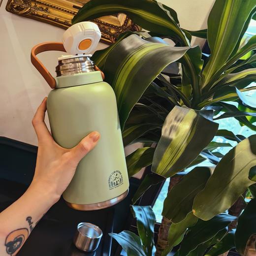 [屁侠推荐]苏泊尔（SUPOR） 随享保温壶 316L不锈钢内胆保冷水壶 1.3L 高山绿 KCV13AC10 商品图0