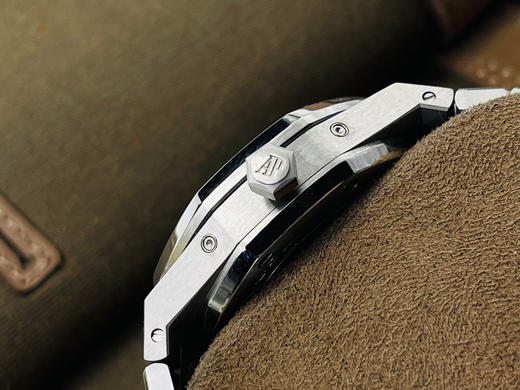 目前高版本！！！JF爱彼皇家橡树26574。功能：日期显示、星期显示、月份显示、年历显示、万年历、月相进口机克隆原装5134自动机械机芯, 商品图6