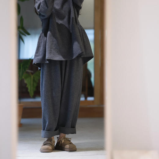 黄阿福 柔软斜纹羊毛九分褶裤 商品图3