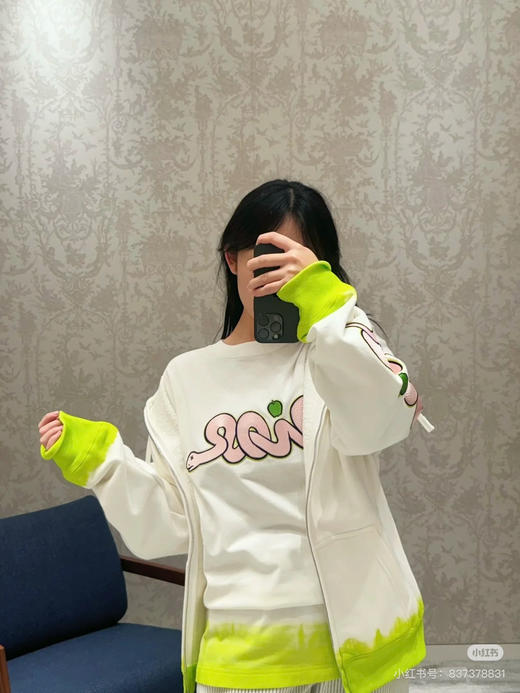 新品DR✖️Kaws 联名款蛇年限定刺绣扎染连帽外套 商品图3