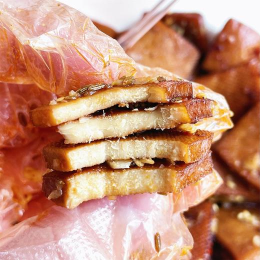 【斌哥优选】鲜拌豆干。三卤三烘，味道醇厚，香香辣辣吃过瘾。独立包装，倒好调料，摇匀就能吃。现拌现吃，方便的很。 商品图5