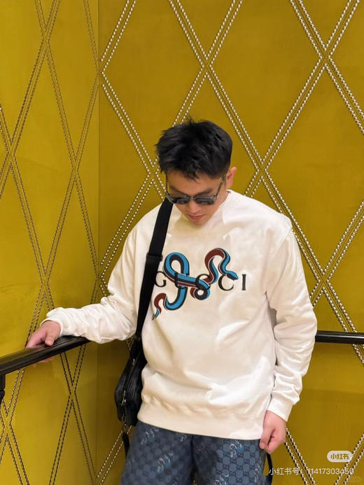 GUCCI 蛇年限定印花V领卫衣 商品图2