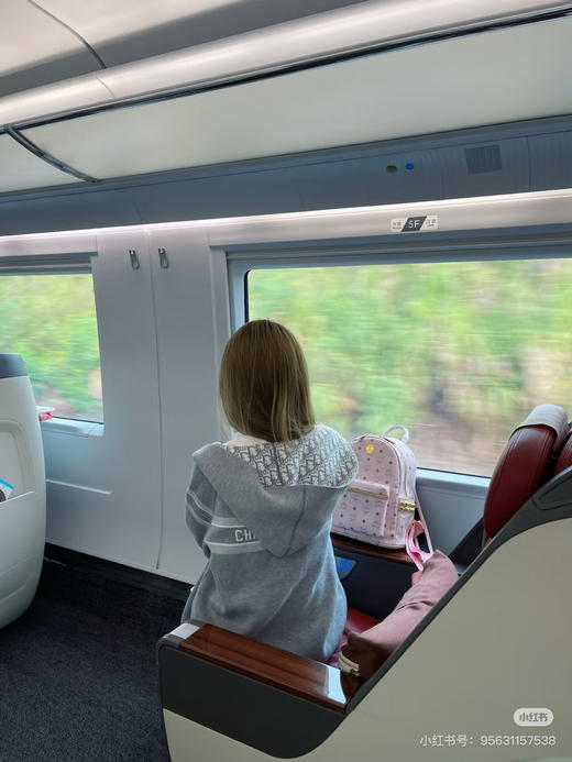 新品DR 经典双面穿羊绒提花外套 商品图3