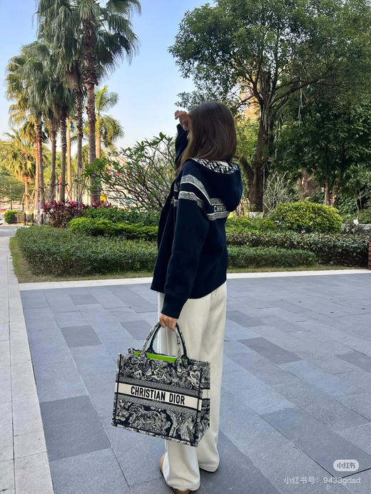 新品DR 经典双面穿羊绒提花外套 商品图1