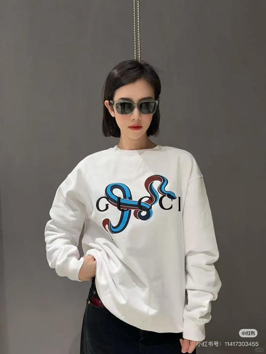 GUCCI 蛇年限定印花V领卫衣 商品图1
