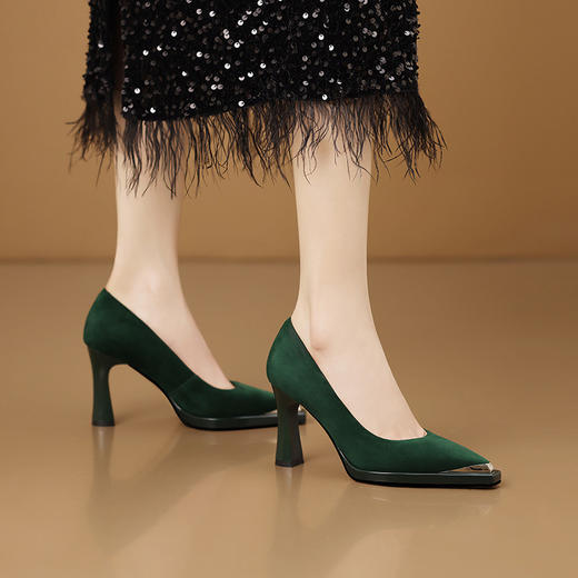 【预售5天】粗跟方形跟包头绒面纯色高跟鞋女通勤工作鞋尖头防踢铁头单鞋HY&H3638 商品图1