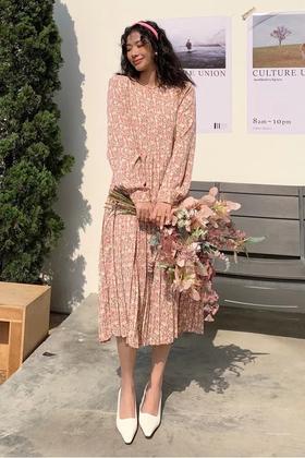 L.Fleuri 粉底碎花压褶连衣裙 11744