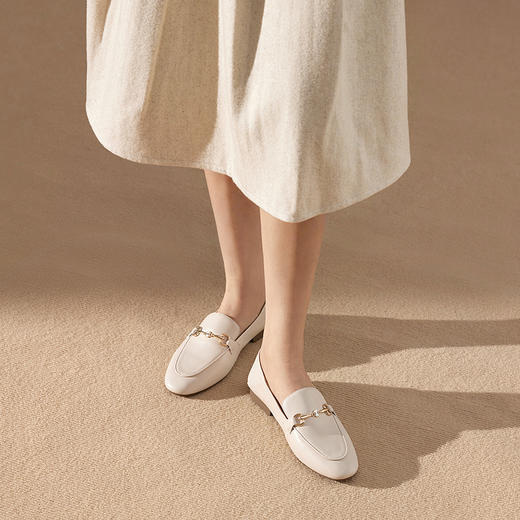 千百度经典羊皮低跟乐福鞋女通勤正装豆豆鞋两穿单鞋A25102516 商品图4