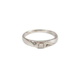 【天然正品】老庙AU750白金时尚经典四爪款0.031克拉钻石戒指11号（戒圈可改）女士现售价：1580特价！110225NJS21